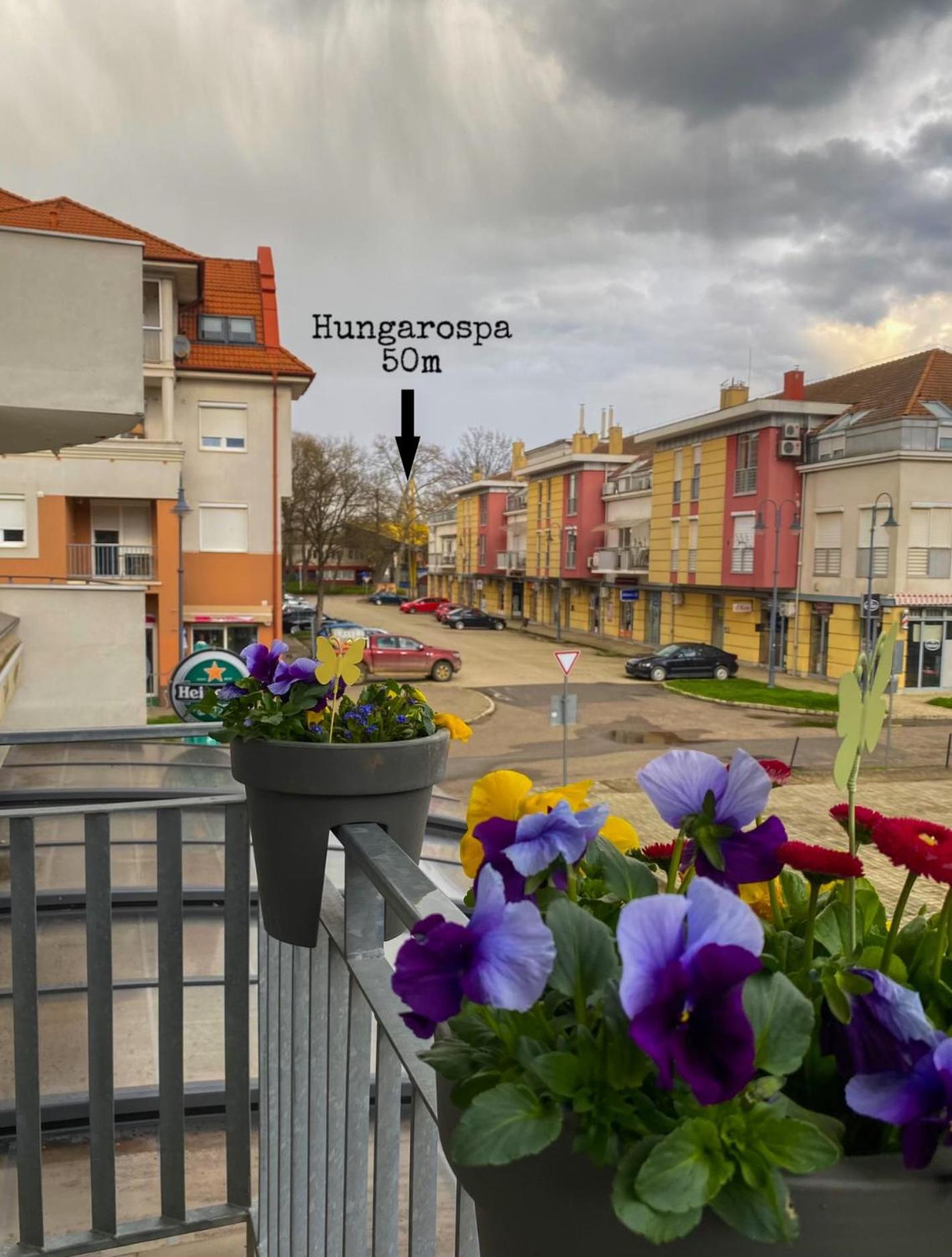 Appartamento Happy Seasons Szoboszlo Hajdúszoboszló Esterno foto